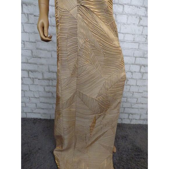 $690 Black Halo Eve Gold Metallic Harrow Off Shoulder Sheath Gown 2 NWT - Picture 6 of 16